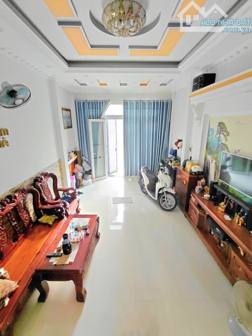 Chủ gửi bán HXH 1806 Huỳnh Tấn Phát, nhà 3 tầng 4PN 4WC SHR 5,7 tỷ - 2