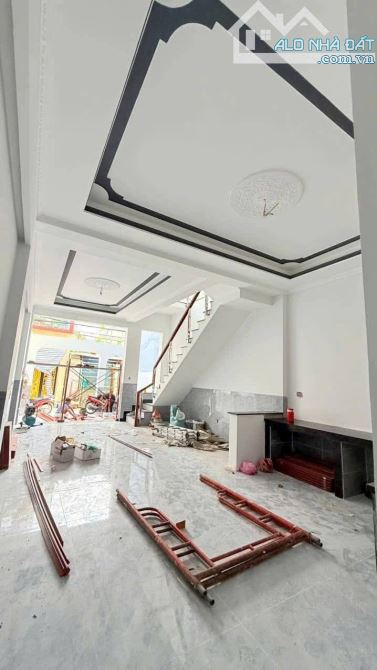 Nhà 1 trệt 1 lầu Sổ hồng Hoàn công - Gần bờ Hồ phường dĩ an, kcn Sóng thần 1 giá 4 tỷ 500t - 3