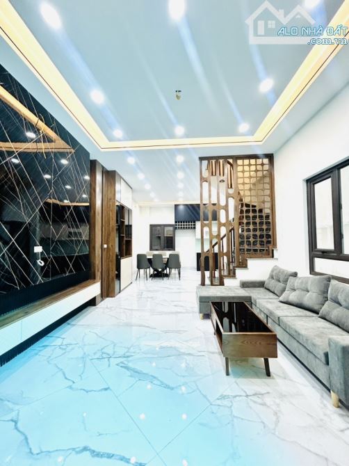 BÁN GẤP – NHÀ PHỐ LĨNH NAM, KINH DOANH ĐỈNH, 5 TẦNG MẶT TIỀN ĐẸP – GIÁ CHỈ 17.5 TỶ! - 3