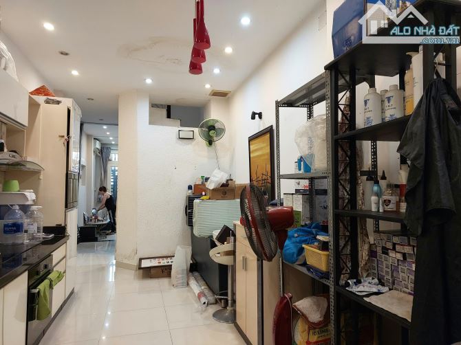 Gia đình gấp bán nhà Quận 1 ngay Phố Tây Bùi Viện CV 23T9, rẻ 20% thị trường - 3