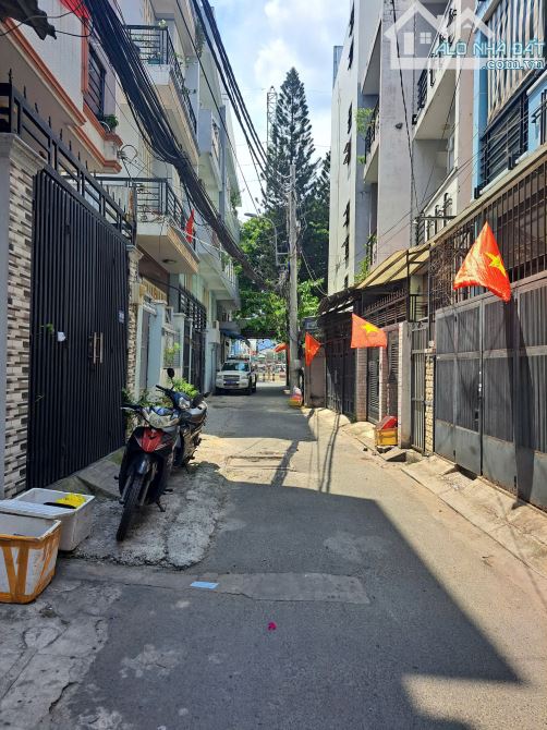 BÁN NHÀ 3 TẦNG HUỲNH TẤN PHÁT – GẦN PHÚ MỸ HƯNG – XE HƠI ĐỖ CỬA – CHỈ 8 TỶ - 3
