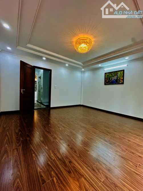 BÁN NHÀ PHỐ TRẠM 44M2 - NHỈNH 6TỶ, NGÕ NÔNG -Ô TÔ- GẦN PHỐ - 3