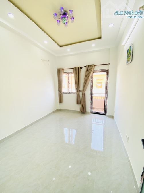 Bán gấp nhà đẹp ở ngay Mễ Cốc, 2 mặt tiền hẻm siêu đẹp, XH đỗ cửa, 40m2, SHR, chỉ 4,58 tỷ. - 3