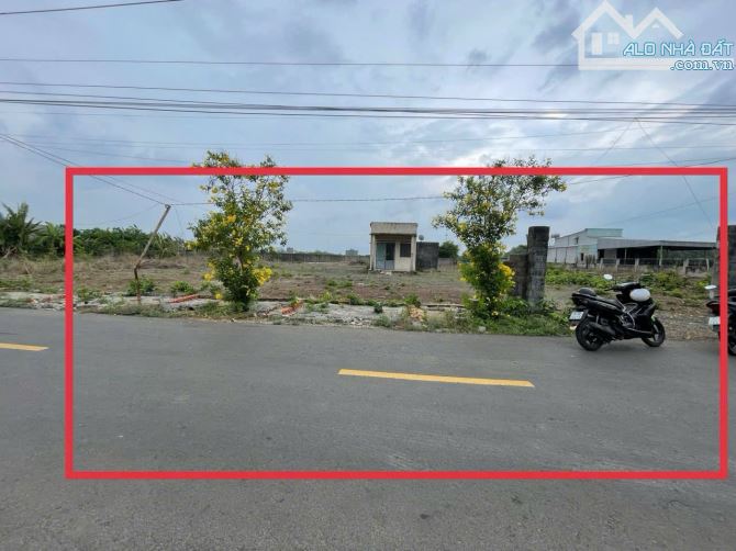 Bán 2.000m2 sẵn 500m tc - 34m mặt tiền nhựa Nguyễ Huệ - cách Ql55 -600m - 3