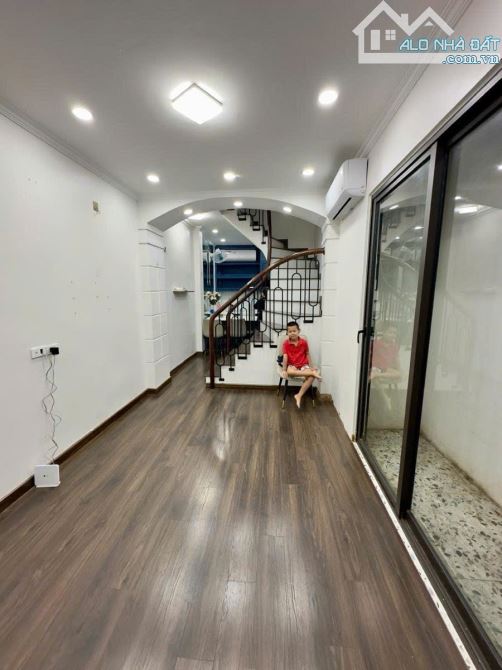 BÁN NHÀ LƯƠNG KHÁNH THIỆN - HOÀNG MAI - 30M2, 4 TẦNG, NHÀ ĐẸP, 15M RA OTO TRÁNH, GẦN CHỢ, - 3