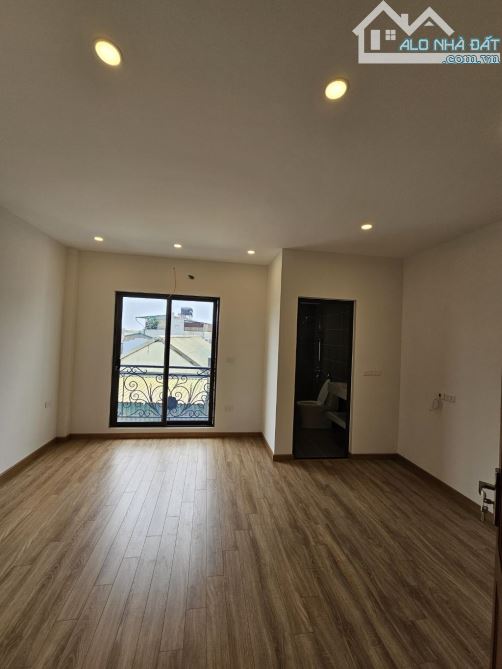 CHỈ NHỈNH 7 TỶ - NHÀ 6 TẦNG THANG MÁY, 43m2 – MỚI TOANH, 3 BƯỚC Ô TÔ TRÁNH, P. GIANG BIÊN - 3