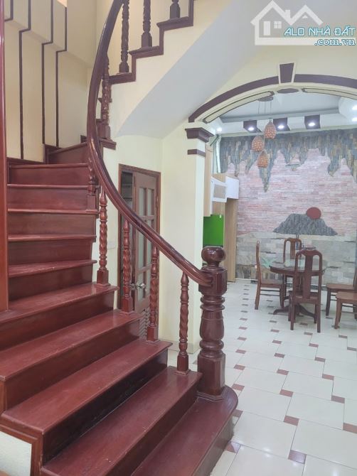 Cho thuê nhà Hoàng Văn Thái – Thanh Xuân DT 45m x 4 tầng, đủ đồ ở sướng giá 11tr/th - 3