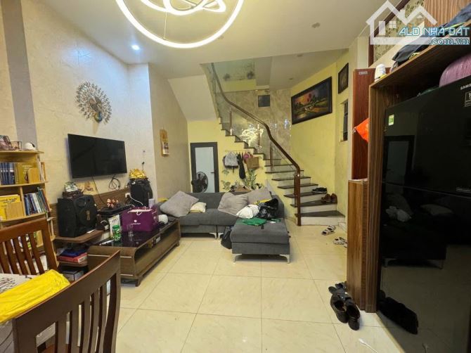 BÁN NHÀ PHỐ HÀO NAM – HIẾM – DÂN XÂY – MÓNG 6 TẦNG – 6,45 TỶ - 3