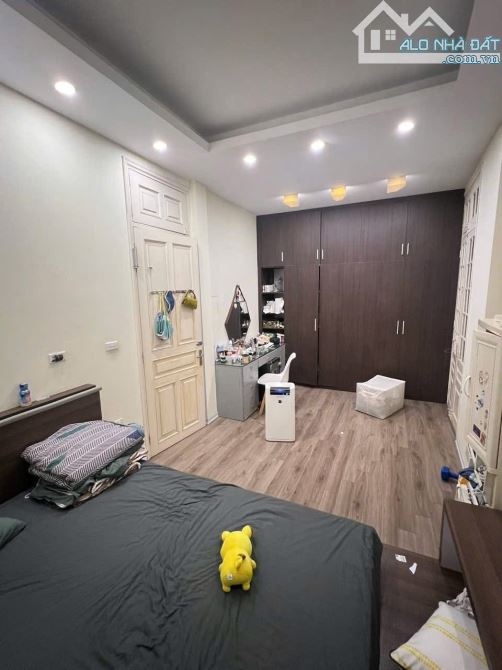 BÁN NHÀ PHỐ ĐỘI CẤN - LÔ GÓC 3 THOÁNG - FULL NỘI THẤT - TIỆN ÍCH ĐỦ - 3