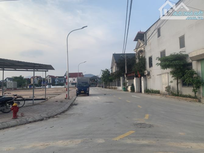 Bán lô đất hai mặt tiền .Giá rất tốt cho nhà đầu tư.50m sổ đẹp Hiền Ninh ,Sóc Sơn . - 2