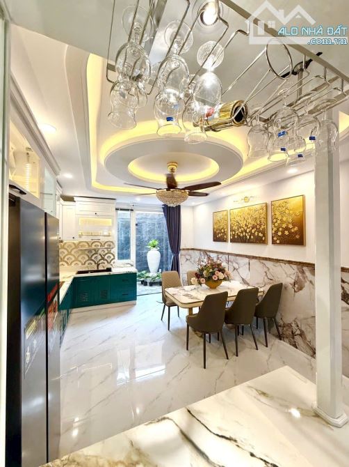 BÁN NHÀ ĐẸP,Đ SỐ 43 ,bình thuận, QUẬN 7:  - DT: 4 x 20,giá:17,5ty - 3