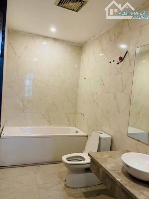 CHO THUÊ NHÀ VƯỜN DIỆN TÍCH 320M PHỐ VIỆT HƯNG LONG BIÊN - 3