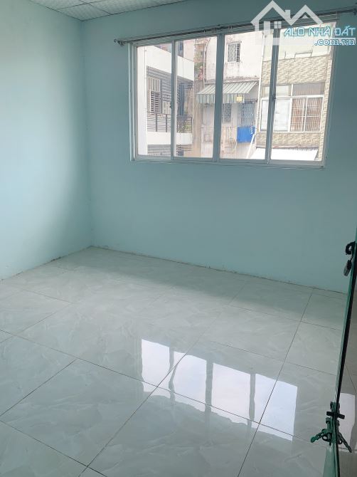 Nhà hẻm xe tải Lạc Long Quân, Trệt 2 Lầu ST, 4PN 3WC, 4x18m, 15 Triệu - 3