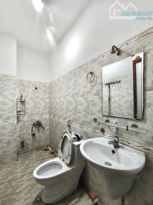 4.5x25m x 4 tầng - Nguyễn Phúc Chu- P15- Tân Bình- Nhà còn mới đẹp- giá 13.5 Tỷ - 3