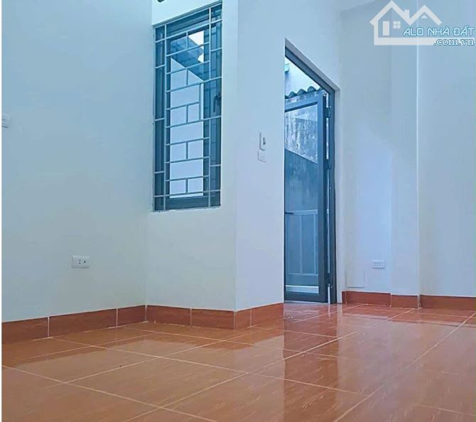 BÁN NHÀ BÙI XƯƠNG TRẠCH THANH XUÂN - NHÀ DÂN XÂY CHẮC CHẮN - DT 30M2 GIÁ HƠN 5 TỶ - 3