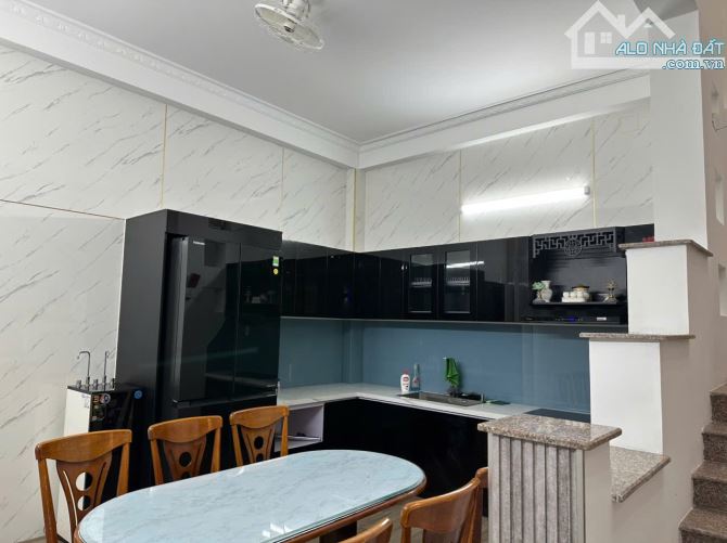 SẬP HẦM NHÀ 3T M.TIỀN KINH DOANH - NGAY TRƯỜNG HỌC - GIÁ NGANG GIÁ ĐẤT - 3
