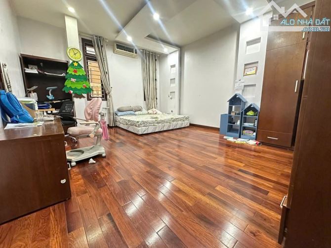 Cho thuê nhà ngõ Trần Quốc Hoàn dt 75mx 5 tầng, ô tô vào nhà - 3