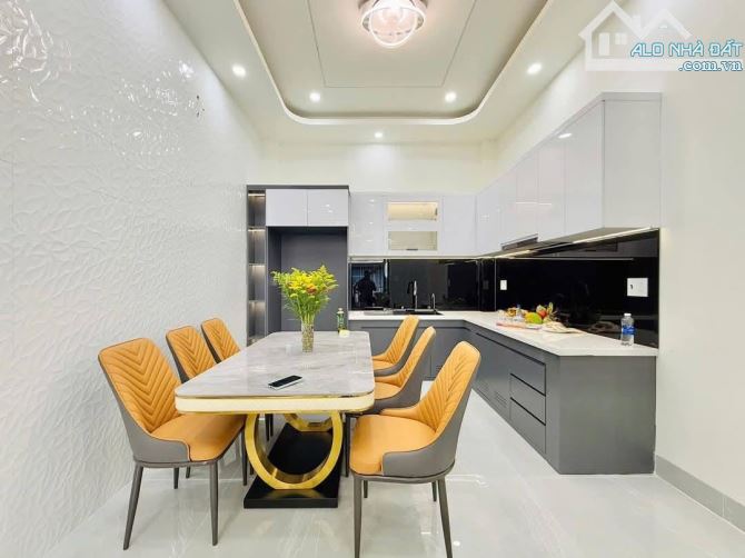 Đi nước ngoài định cư, bán gấp nhà ngay Khuông Việt, Tân Phú. Giá: 2 Tỷ 850 / 52m2. SHR - 3