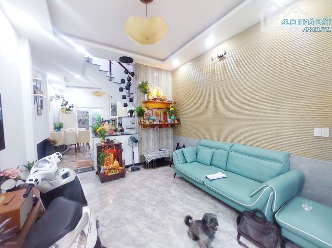 Nhà Đẹp - Hẻm xe hơi 6m - Kế Lê Văn Việt - Sổ nở hậu tài lộc - Hoàn công đủ - Chỉ 5 tỷ - 3