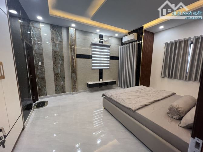 NHÀ 4 TẦNG Q7 - KHU CƯ XÁ NGÂN HÀNG - DT GẦN 90m2 - Ô TÔ NGỦ NHÀ - CHỈ 11 TỶ - 2