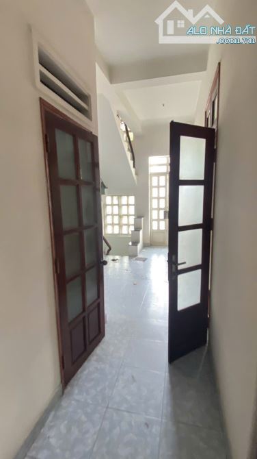 Cho thuê MT Chính chủ 986 Nguyễn Kiệm, P3, Gò Vấp - 7.6x17m, 3 tầng, kế bên Anh Văn VUS - 3