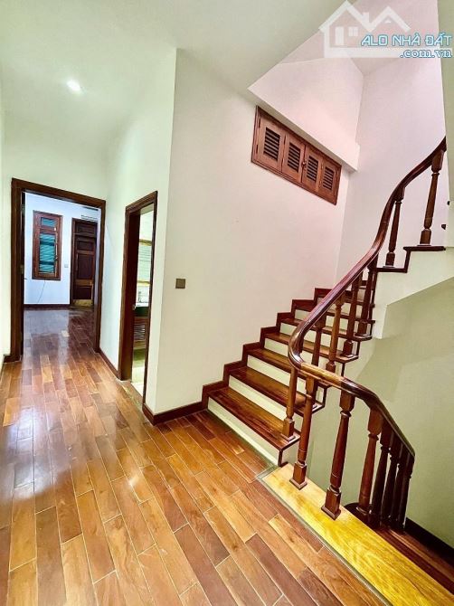CHÍNH CHỦ BÁN NHÀ MẶT NGÕ ĐƯỚNG LẠC LONG QUÂN DT 52M2, 6 Tầng, Mt 4.1M - 3