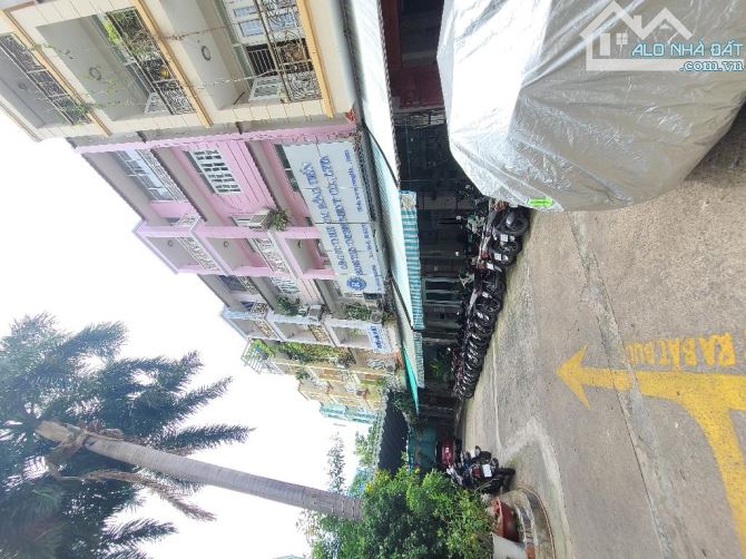 BÁN NHÀ 4 TẦNG ĐƯỜNG NGUYỄN HỮU TIẾN . PHƯỜNG TÂY THẠNH . TÂN PHÚ. DT70 M ... GIÁ 11 TỶ - 3