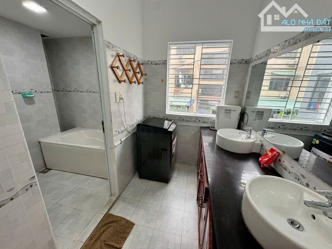 SIÊU PHẨM! NHÀ 3 TẦNG - FULL NỘI THẤT - MẶT TIỀN PHẠM CỰ LƯỢNG - 105m2- CẠNH NGUYỄN CÔNG T - 3