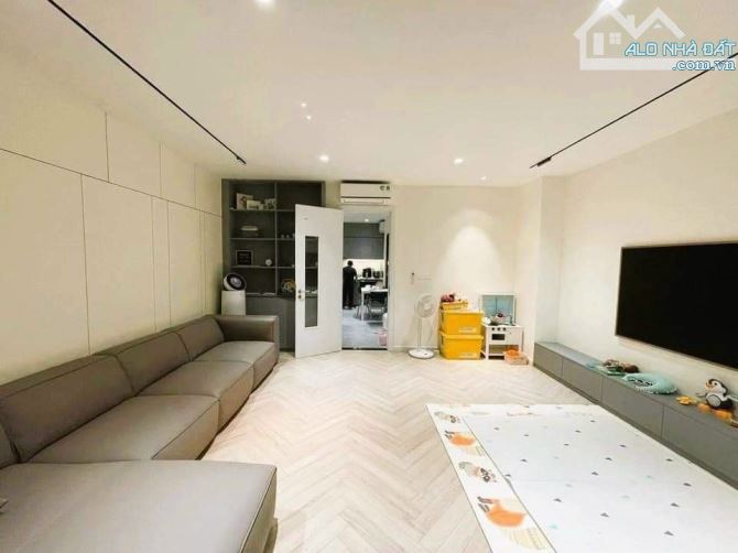 Gia đình vào Nam cần cho thuê nhà tại phố Láng Hạ DT 70m2x5T mặt tiền 5m giá 20 tr / tháng - 3