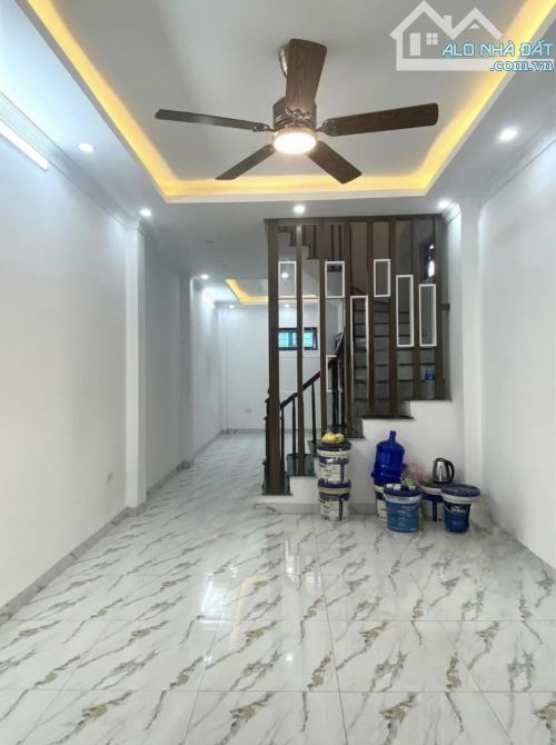 NHÀ DÂN XÂY 5 TẦNG  , SÁT QL32 , OTO ĐỖ CỔNG , ĐỐI DIỆN KDT ĐÔNG DƯƠNG - 3