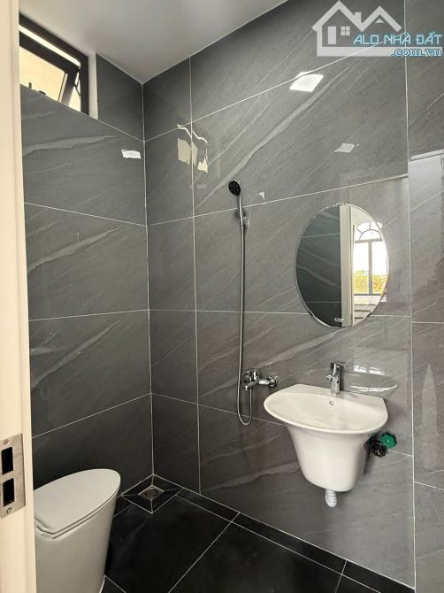 NHÀ 3 TẦNG MT LÊ VĂN SĨ,LIÊN CHIỂU GẦN BIỂN - 3