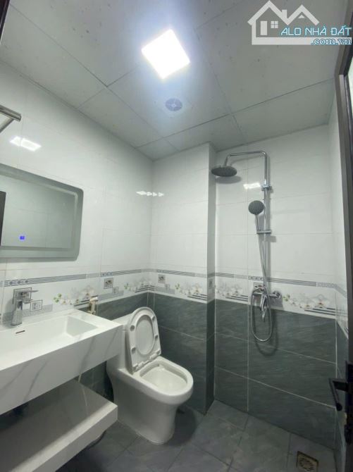 Bán nhà Hà Đông 35m 5T, ô tô tránh, lô góc. Nhà đẹp, ở ngay. Giá 5,3 tỷ. Có TL - 3