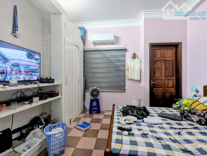 Bán nhà Ngọc thuỵ 38m 3 tầng. Căn góc .Gần cầu LB - 3