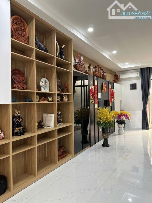 BÁN NHÀ 5 TẦNG NGANG 5,5M CÓ THANG MÁY TRUNG TÂM PHỐ BIỂN NHA TRANG GẦN CHỢ XÓM MỚI - 3