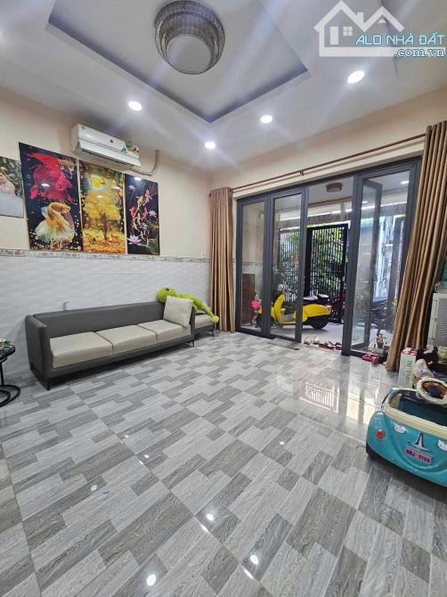 Bán nhà cấp 4 mới hẻm xe hơi 4m gần chợ chó Tân Chánh Hiệp .q12. 4,3x19m. Giá 3,9 tỷ - 3