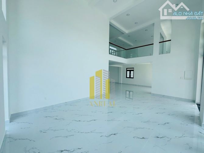 BIỆT THỰ VĂN PHÒNG SÀN TRỐNG GIÁ 90 TRIỆU - THANG MÁY - 3