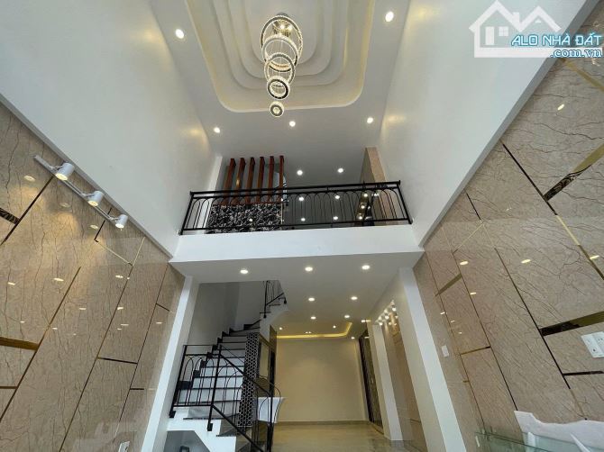 NHÀ 3,5LẦU MỚI HXH ĐƯỜNG NGUYỄN TRỌNG TUYỂN , P15 , QUẬN - PN - 3