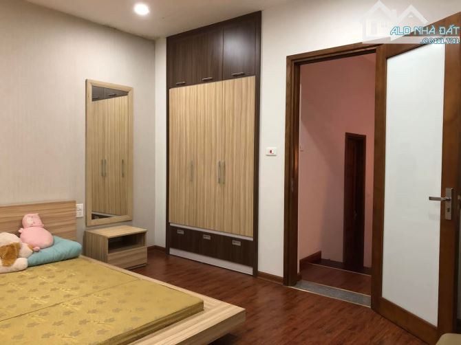 BÁN NHÀ PHẠM TUẤN TÀI 67m2 × 5T THANG MÁY - NHÀ MỚI + GARA Ô TÔ + 2 Ô TÔ TRÁNH - 2 THOÁNG