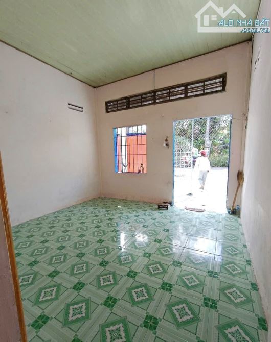 Bán gấp căn nhà MT ở xã Thới Tam Thôn , Hóc Môn 100m2 giá chỉ 925tr - 3