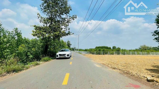 Bán Lô Đất Đẹp Tiềm Năng - 1.440m2 có 20m Mặt Tiền Phạm Hùng ,Phước Long Thọ ,đã phủ hồng - 3