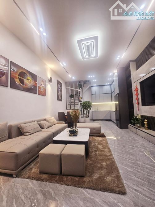 BÁN NHÀ MỚI XÂY PHỐ THUÝ LĨNH - Ô TÔ TẢI ĐỖ CỬA - THANG MÁY - GIÁ CHỈ 7 TỶ - 3
