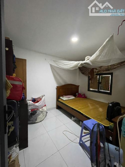 Cho thuê nhà nguyên căn có sân để xe hơi, 2 phòng ngủ 2 toilet - 3
