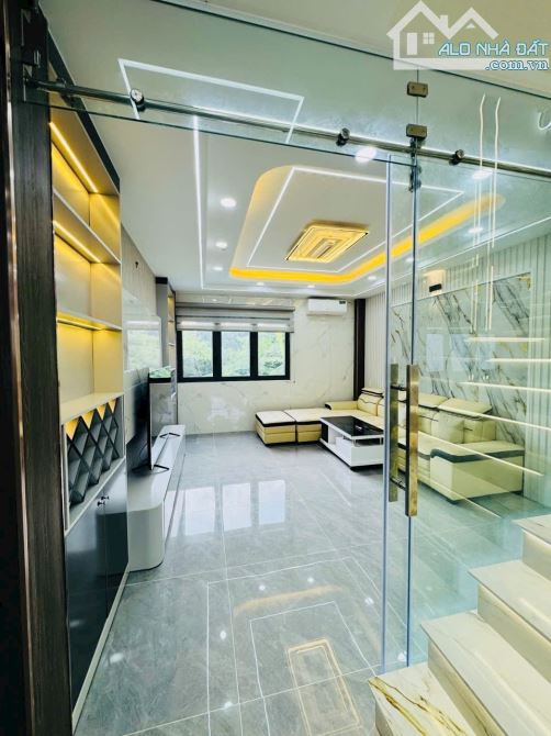 Bán Nhà Tân Thới Hiệp Q12- 61M2(4.2 x 15 )- 5Tầng - HXH- Chỉ 6,46 Tỷ. - 3