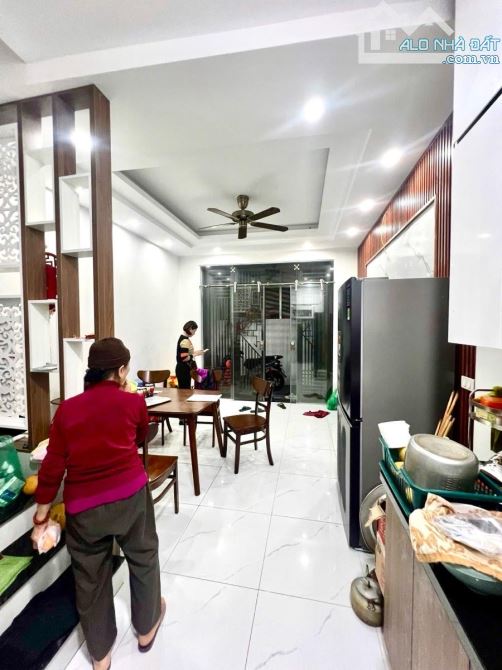 Trung tâm HBT - 40m 5 tầng chào 6.2 tỉ còn thương lượng - ba gác đỗ cửa nhà, 100m ra phố Đ - 3