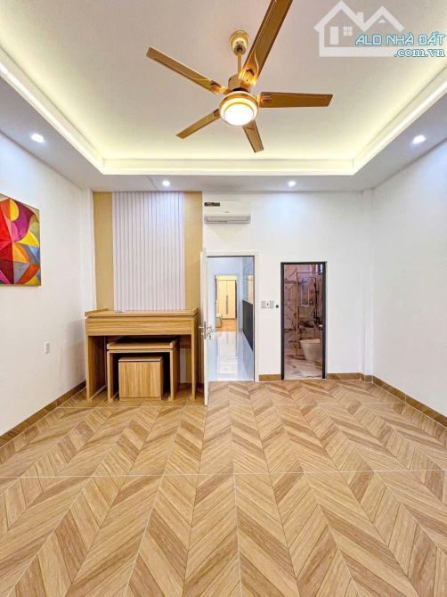 Bán nhà 2 lầu trục chính đường D1 KDC Hồng Loan . Giá 7,5 tỷ - 3