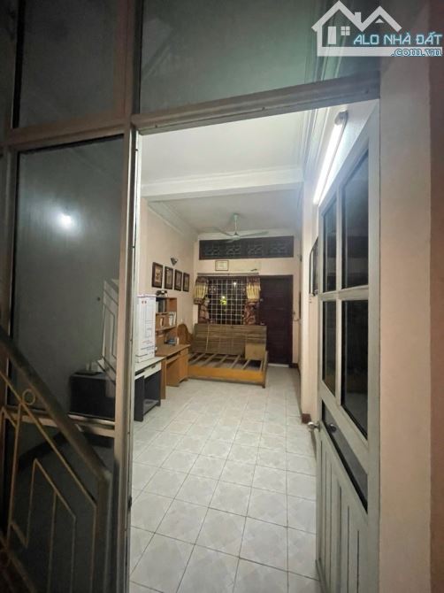 Bát gấp siêu phẩm nhà 4 tầng hơn 5tỷ  tại thị trấn Đông Anh gần chợ kinh doanh ngày đêm - 3