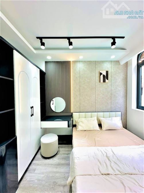 9 TỶ HƠN - NHÀ ĐẸP QUẬN 10 - XE HƠI VÀO NHÀ - NGAY CHỢ HÒA HƯNG - 57M2 2 TẤM - MỞ VP CTY - 3