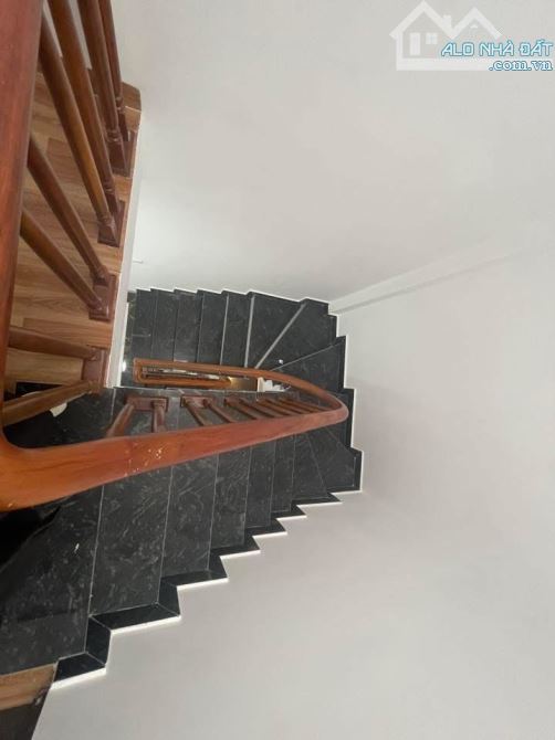 Bán nhà Ngũ Hiệp hàng xóm Vũ Lăng gần 80m xây mới 4 tầng nhỉnh 5 đồng có sân để xe - 3