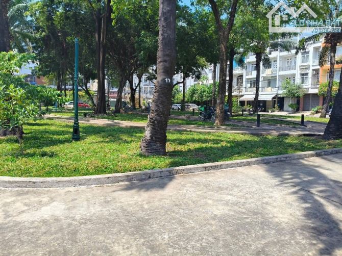 Biệt Thự MT Đường Số 3a Đối Diện Công Viên, Khu Tên Lửa, 10x21.5, 3 Tấm, 28 Tỷ, LH : Hữu - 3