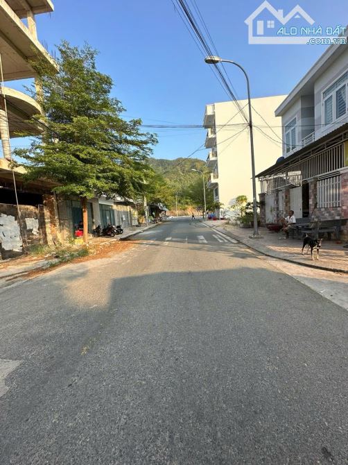 Bán nhà 2 mặt tiền, xây thô 5 tầng, khu tái định cư Hòn Rớ 2 , gần các trường học - 3